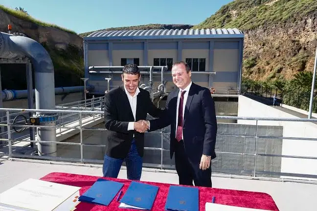 Augusto Hidalgo (PSOE) con el Consejero Narvay Quintero (CC)