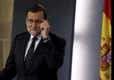 El presidente del gobierno espa&ntilde;ol en funciones y candidato del Partido Popular a la presidencia, Mariano Rajoy, volver&aacute; a rechazar presentarse a una votaci&oacute;n de investidura en el Congreso si el rey se lo ofrece el pr&oacute;ximo martes, al considerar que no cuenta con apoyos para ganarla. En la imagen, Rajoy ofrece una rueda de prensa en el Palacio de la Moncloa en Madrid, el 22 de enero de 2016.  REUTERS/Juan Medina
