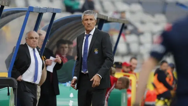 El entrenador de la UDLP durante el partido