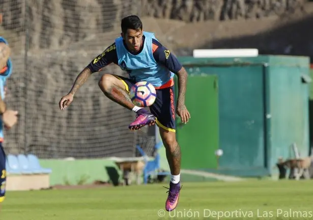 Araujo, durante la sesi&oacute;n de entrenamiento