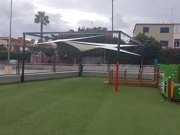 Nueva zona de sombra en Parque Estadio Infantil