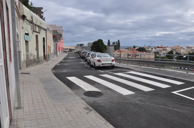 finalizaci&oacute;n muro calle Alamo