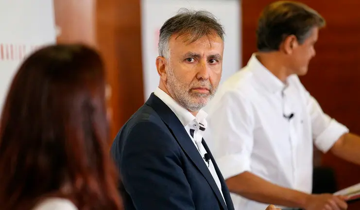 &Aacute;ngel V&iacute;ctor Torres