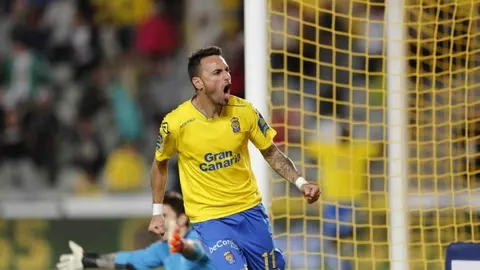 Momo celebrando el Gol