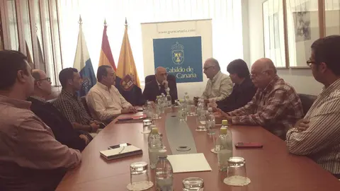 Antonio Morales con representantes de las renovables