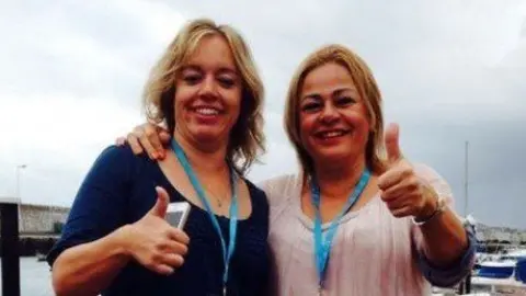 Mari Carmen Castellano con Sonsoles Mart&iacute;n (PP)