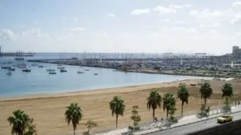 Playa de Las Alcaravaneras.