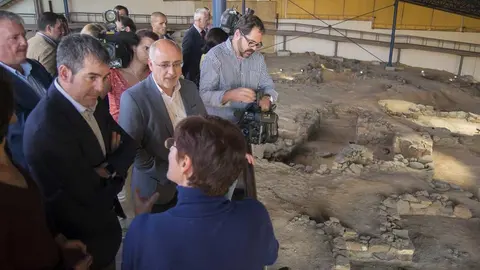 Visita de Fernando Clavijo a la Cueva Pintada