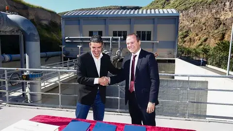 Augusto Hidalgo (PSOE) con el Consejero Narvay Quintero (CC)