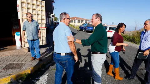 El Alcalde durante la visita