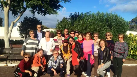 LOS EDILES JUNTO A LAS CHICAS DE ORO