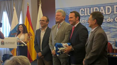 ACTO DE ENTREGA BANDERAS AZULES