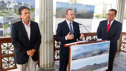 160808-Momento-de-la-presentacion-de-la-propuesta-del-teleferico-que-uniria-el-Istmo-con-la-Montana-El-Vigia