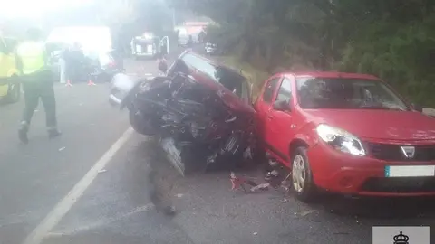 Colisi&oacute;n frontal en Monta&ntilde;a Alta (Gu&iacute;a)