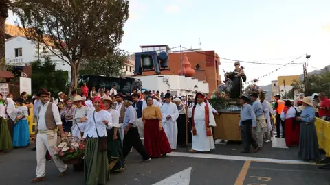 Romer&iacute;a Ofrenda de San Antonio El Chico