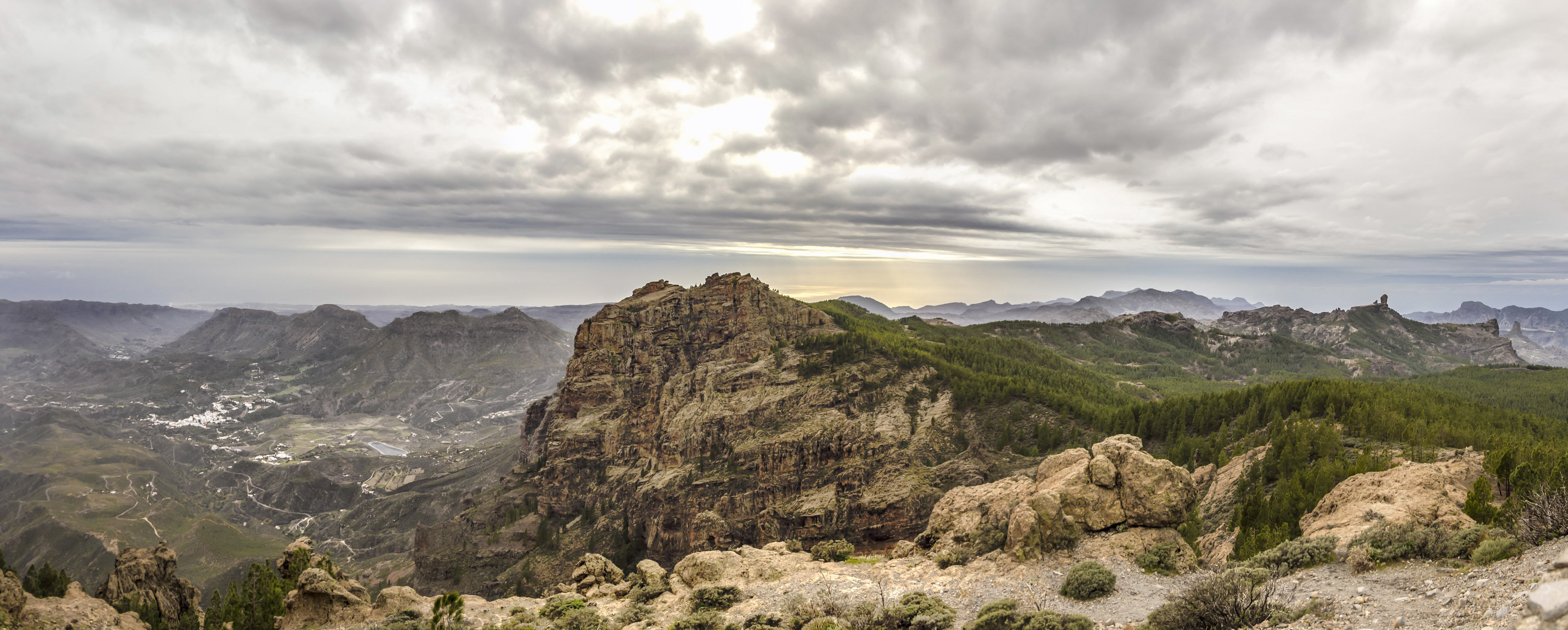 TEJEDA GRAN CANARIA (Canarias). 29/01/201.- Parque Rural del Nublo, que a su vez se encuentra en  la Reserva Natural Integral de Inagua en los municipios de Tejeda, Mogán y San Nicolás de Tolentino.  EFE/Ángel Medina G.