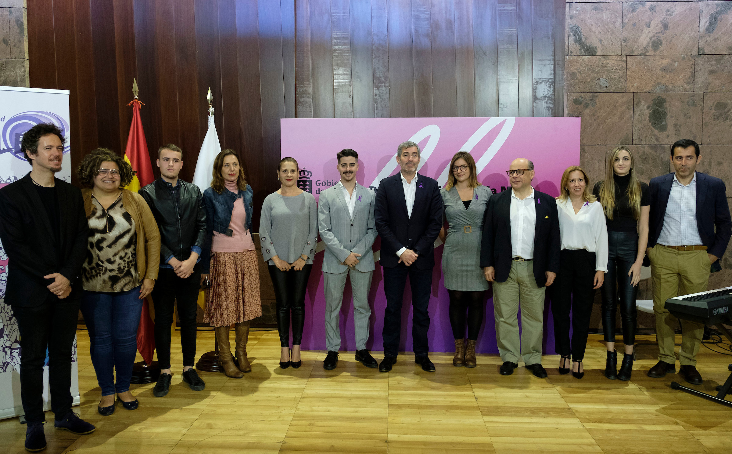 Foto de familia del Acto del Día Internacional de la Mujer